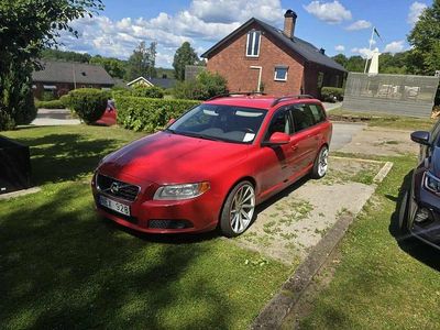 Röd Begagnad 2013 Volvo V70 Kombi | 80 000 kr (Marknadspris)