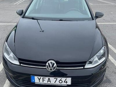 Begagnad VW Golf VII 110 HK (80 kW) 2017 Halvkombi