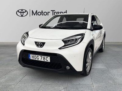 Vit Begagnad 2022 Toyota Aygo X Play SUV | 169 900 kr (Marknadspris)