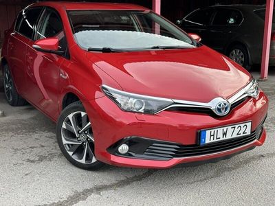 begagnad Toyota Auris Hybrid 2016.