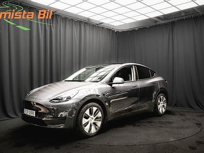 Grå Begagnad 2022 Tesla Model Y Standard Range SUV | 358 700 kr (Marknadspris)