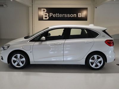 begagnad BMW 225 Active Tourer xe Luxury Line AUT LÄDER GPS B KAMERA