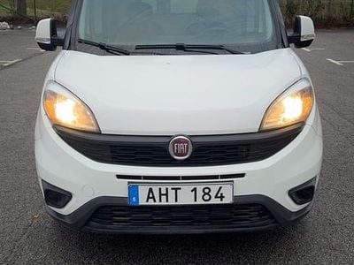 Begagnad Fiat Doblò 120 HK (88 kW) 2015 Minibuss