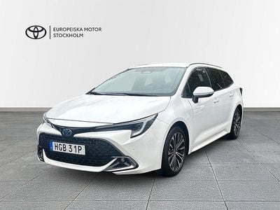 Vit Begagnad 2024 Toyota Corolla Style Kombi | 329 800 kr (Marknadspris)
