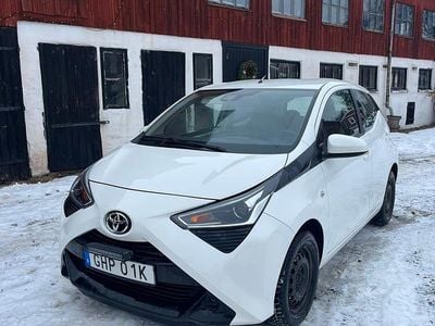 Begagnad Toyota Aygo 72 HK (52 kW) 2020 Vit Halvkombi