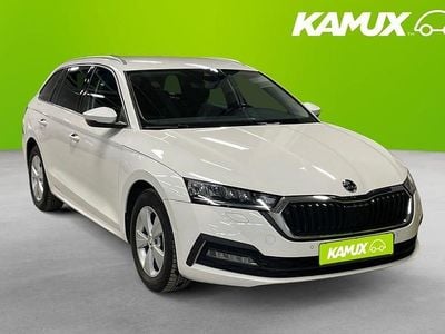 Vit Begagnad 2023 Skoda Octavia Ambition Kombi | 214 800 kr (Marknadspris)