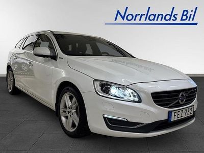 Vit Begagnad 2016 Volvo V60 Summum Kombi | 159 000 kr (Marknadspris)
