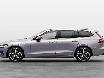 Silver Begagnad 2023 Volvo V60 Core Kombi | 369 500 kr (Bra pris)