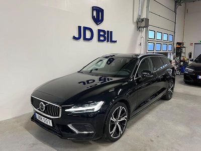 Svart Begagnad 2022 Volvo V60 Plus Kombi | 324 900 kr (Marknadspris)