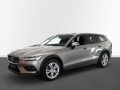 Begagnad 2022 Volvo V60 CC Kombi | 369 500 kr (Marknadspris)