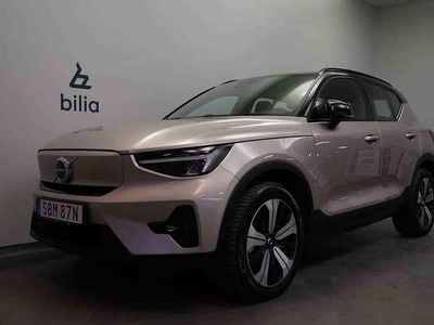 Grå Begagnad 2023 Volvo XC40 Single Motor SUV | 359 500 kr