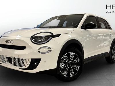 Vit Ny 2025 Fiat 600 Icon Halvkombi | 350 800 kr