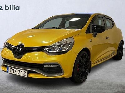 Gul Begagnad 2015 Renault Clio IV Trophy Halvkombi | 149 900 kr (Dyr)
