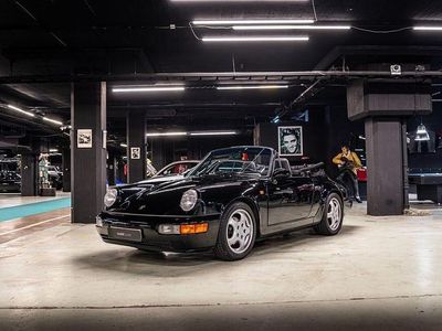 Begagnad Porsche 911 Carrera 250 HK (183 kW) 1991 Svart Cab