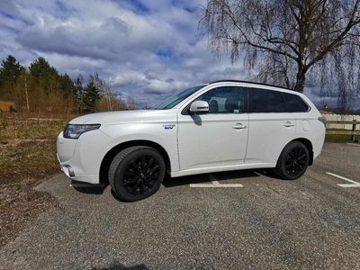 begagnad Mitsubishi Outlander P-HEV CVT Euro 5