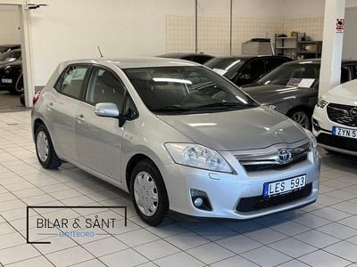 Begagnad Toyota Auris Hybrid Comfort 136 HK (100 kW) 2010 Silver Halvkombi