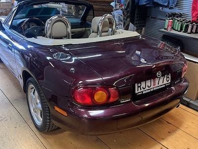 Röd Begagnad 2000 Mazda MX5 Cab | 185 000 kr