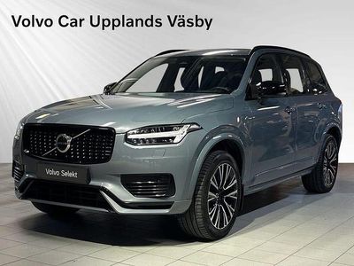 Grå Begagnad 2023 Volvo XC90 Plus SUV | 599 900 kr