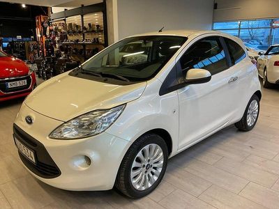 Vit Begagnad 2015 Ford Ka Titanium Halvkombi | 88 000 kr
