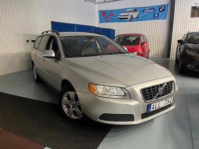 Begagnad Volvo V70 Kinetic 145 HK (106 kW) 2008 Ljusgrå Kombi