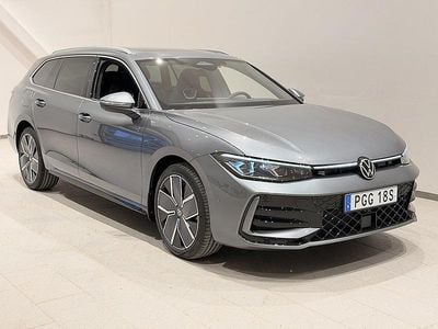 Grå Ny 2025 VW Passat R-line Kombi | 484 900 kr (Superpris)