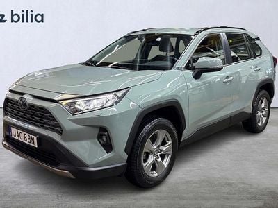 Grön Begagnad 2022 Toyota RAV4 Hybrid Active SUV | 349 900 kr (Marknadspris)