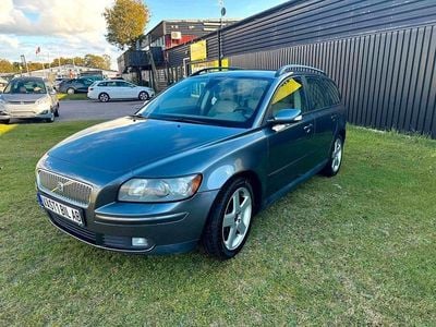 Grå Begagnad 2005 Volvo V50 Summum Kombi | 39 900 kr (Marknadspris)
