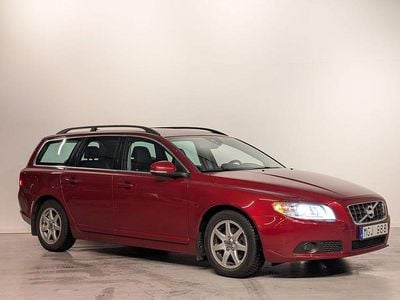 Begagnad Volvo V70 Momentum 116 HK (85 kW) 2011 Röd Kombi