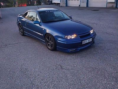 Blå metalic Begagnad 1997 Opel Calibra Sportkupé | 60 000 kr