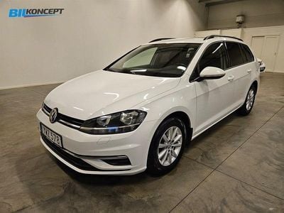 Vit Begagnad 2017 VW Golf VII Kombi | 117 900 kr (Marknadspris)