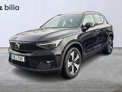 Svart Begagnad 2022 Volvo XC40 Plus SUV | 329 900 kr