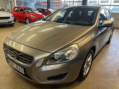 Silversandmetallic Begagnad 2013 Volvo V60 Momentum Kombi | 85 000 kr (Bra pris)