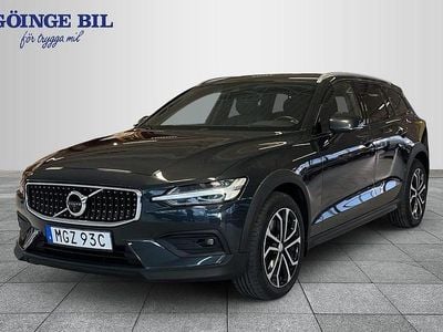 Grå Begagnad 2019 Volvo V60 CC Pro Kombi | 239 000 kr