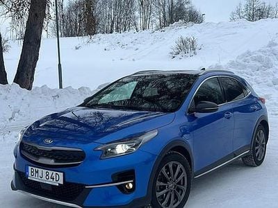 Begagnad Kia XCeed 141 HK (103 kW) 2021 Blåmetallic/blue flame SUV