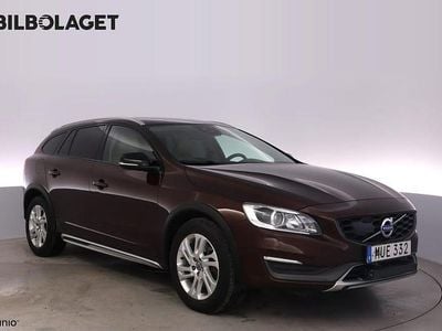 Brun Begagnad 2015 Volvo V60 CC Business Edition Kombi | 144 800 kr (Dyr)