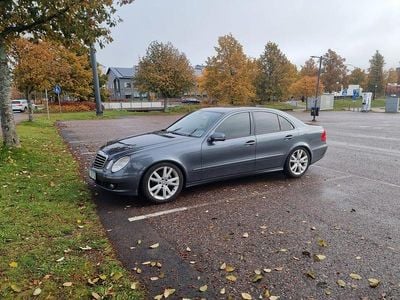 Begagnad Mercedes E220 170 HK (125 kW) 2007 Metallic Sedan
