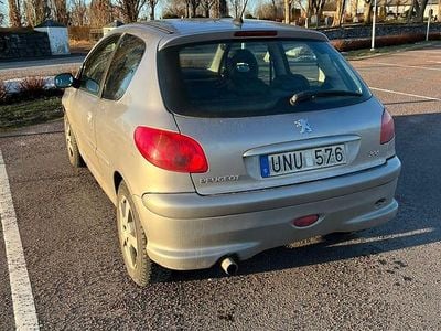 Begagnad Peugeot 206 136 HK (100 kW) 2004 Halvkombi
