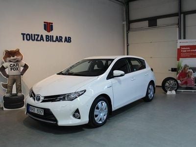 Vit Begagnad 2013 Toyota Auris Hybrid Executive Sedan | 132 000 kr (Bra pris)