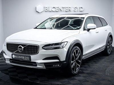 Vit Begagnad 2018 Volvo V90 CC Momentum Kombi | 349 900 kr (Dyr)