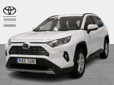 Vit Begagnad 2022 Toyota RAV4 Hybrid SUV | 339 900 kr (Superpris)