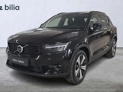Svart Begagnad 2023 Volvo XC40 Plus SUV | 379 000 kr (Marknadspris)