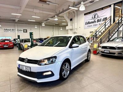 Vit Begagnad 2013 VW Polo R-line Halvkombi | 74 800 kr (Marknadspris)
