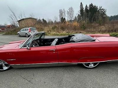 Röd Begagnad 1965 Pontiac Bonneville Sedan | 439 000 kr