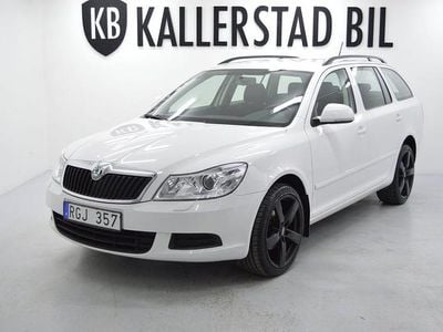 Begagnad Skoda Octavia Ambiente 105 HK (77 kW) 2012 Vit Kombi