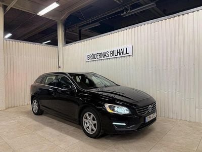 Begagnad Volvo V60 Momentum 181 HK (133 kW) 2014 Svart Kombi