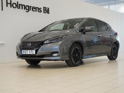 Begagnad Nissan Leaf Acenta 110 kW (150 HK) 2023 Grå/silver Halvkombi