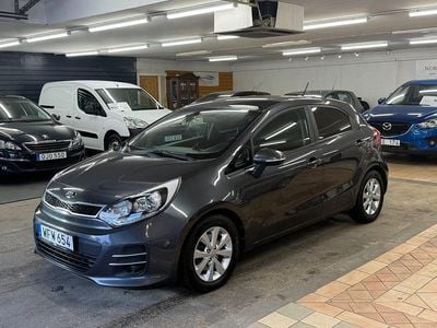 Begagnad Kia Rio 109 HK (80 kW) 2016 Grå Halvkombi