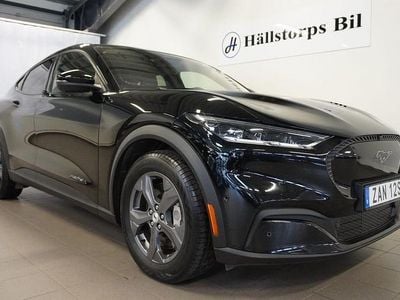 Svart Begagnad 2022 Ford Mustang Mach-E SUV | 319 900 kr (Lite dyr)