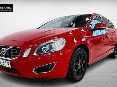 Röd Begagnad 2012 Volvo V60 Momentum Kombi | 64 900 kr (Dyr)