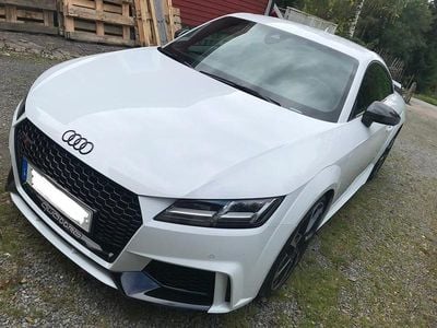 Vit metallic Begagnad 2017 Audi TT RS Sportkupé | 595 000 kr